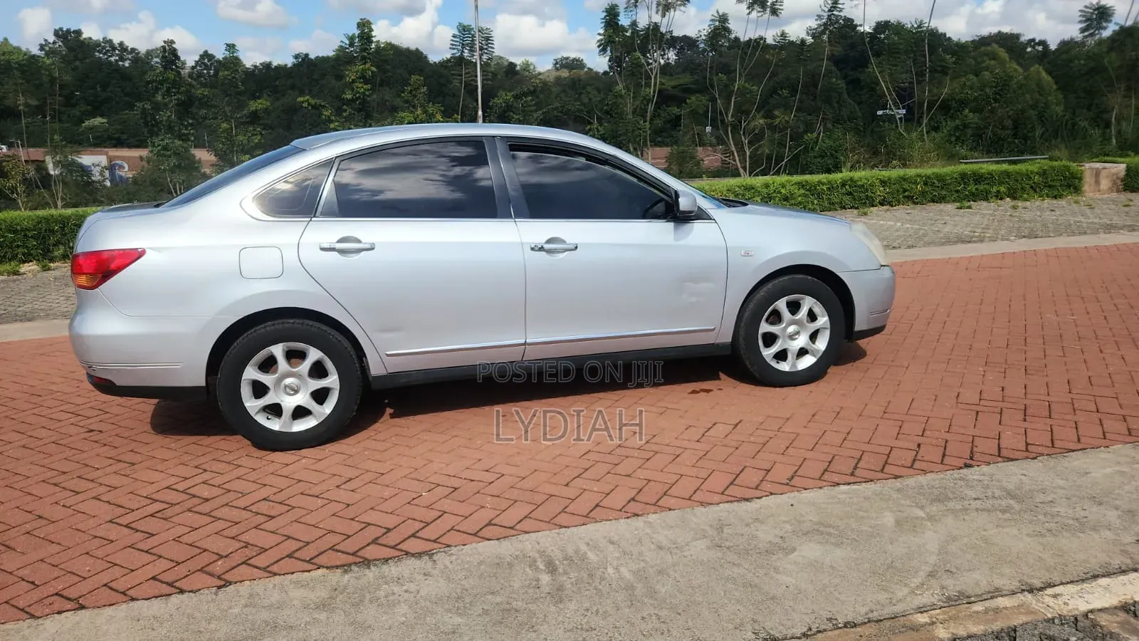 Nissan Bluebird 2010 Silver