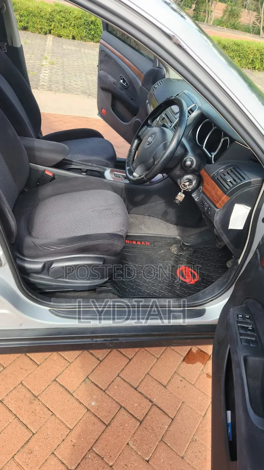 Nissan Bluebird 2010 Silver
