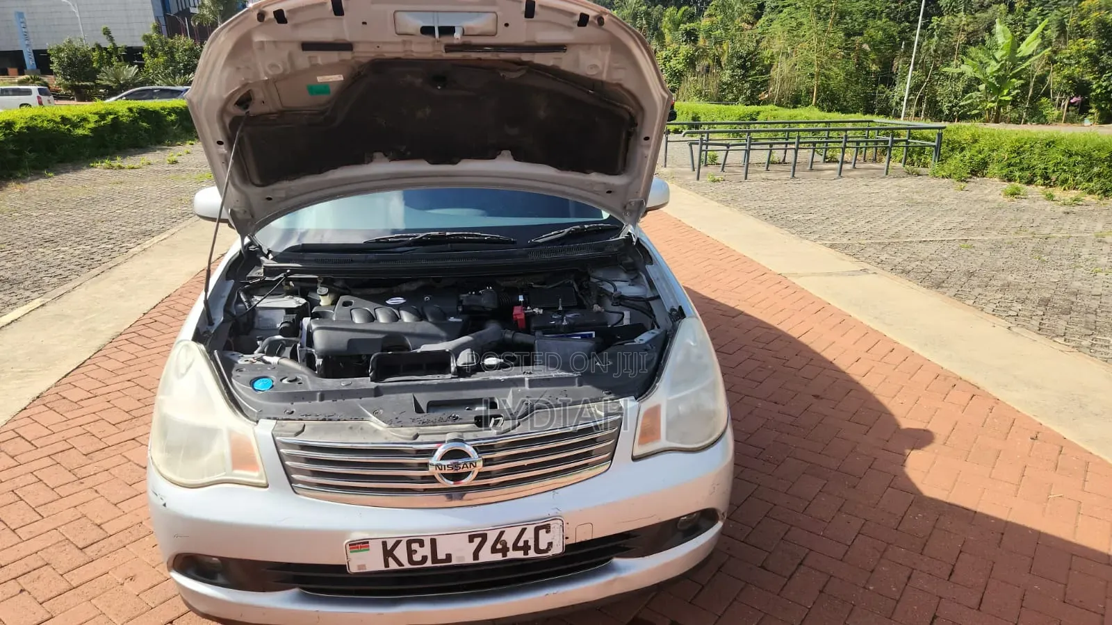 Nissan Bluebird 2010 Silver