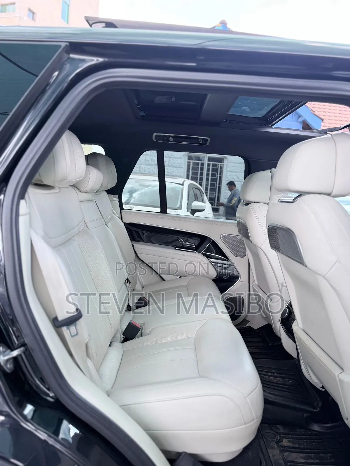 Land Rover Range Rover Vogue 2023 Black