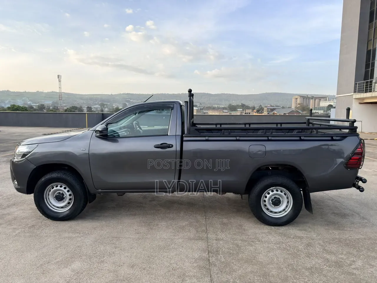 Toyota Hilux 2020 Gray