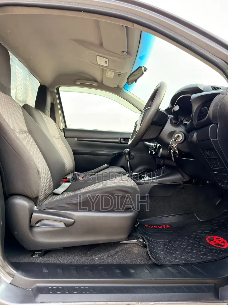 Toyota Hilux 2020 Gray
