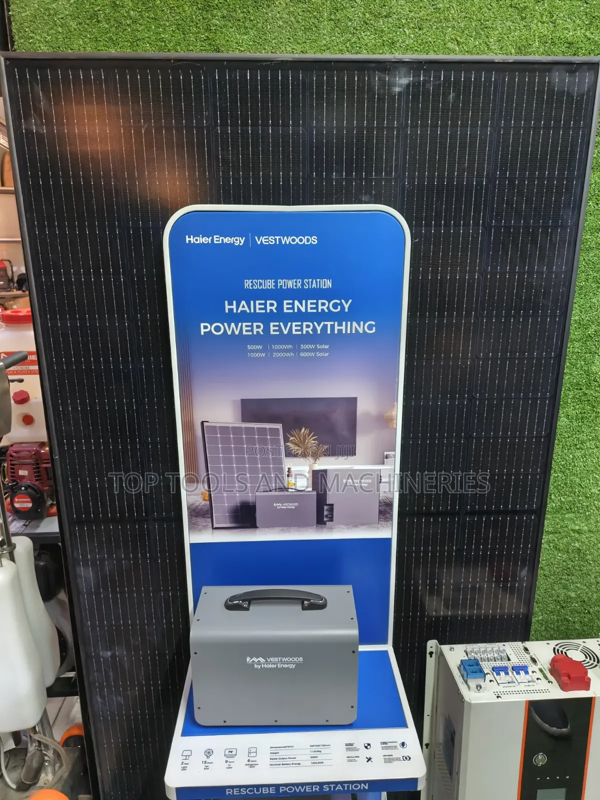 Complete Vestwoods 1kw Portable Power Station With a 300w Solar Panel