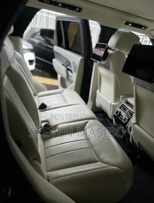 Land Rover Range Rover Vogue 2023 Black