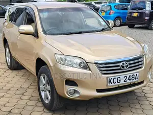 Toyota Vanguard 2011 Gold