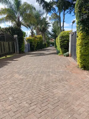 Exclusive Plot for Sale in Kerarapon Drive