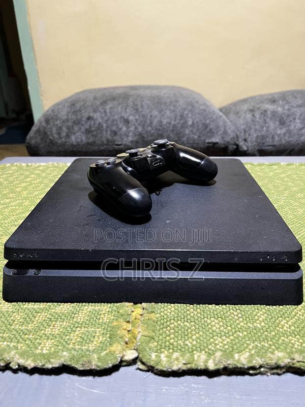Sony Playstation 4 - thumbnail 3