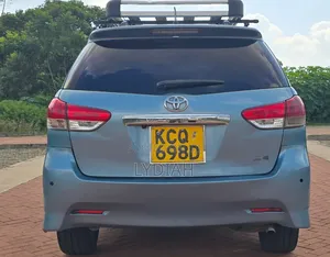Toyota Wish 2011 Blue