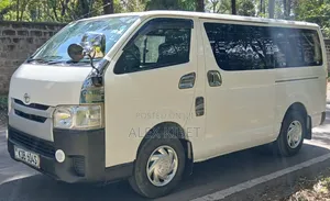 Toyota HiAce 2014 White
