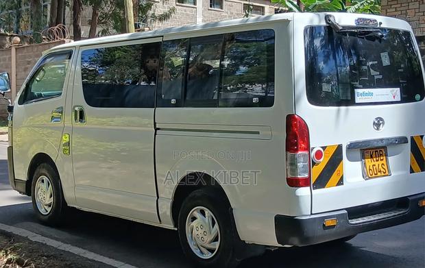 Toyota HiAce 2014 White - thumbnail 3