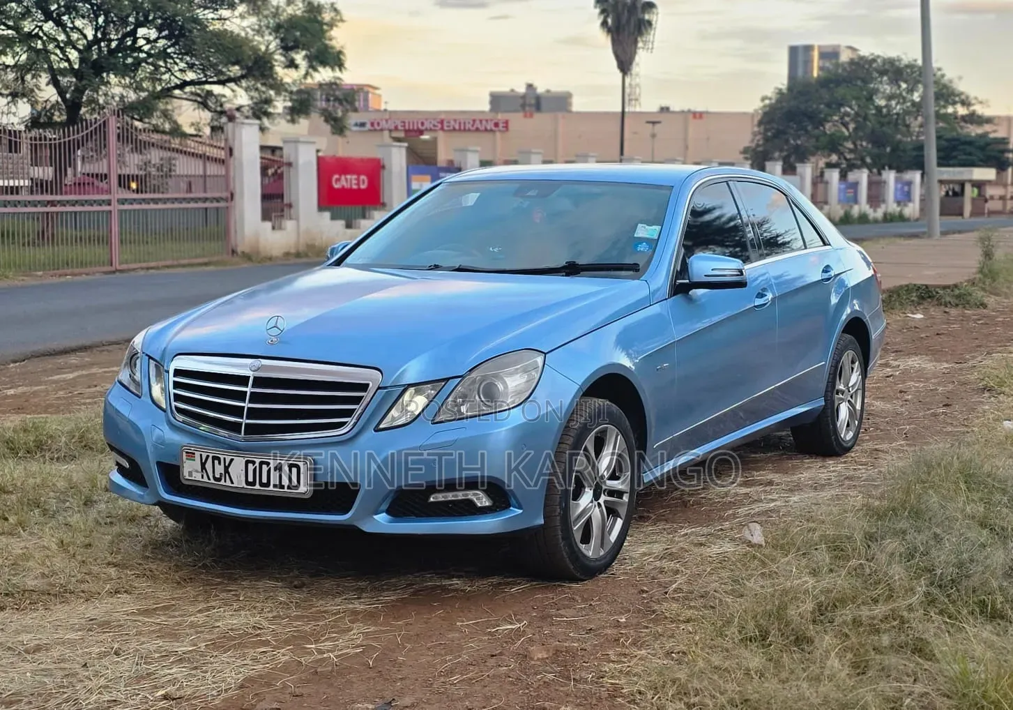Mercedes-Benz E250 2009 Blue