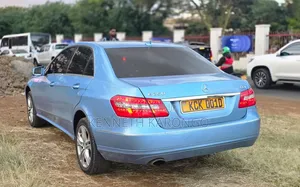 Mercedes-Benz E250 2009 Blue