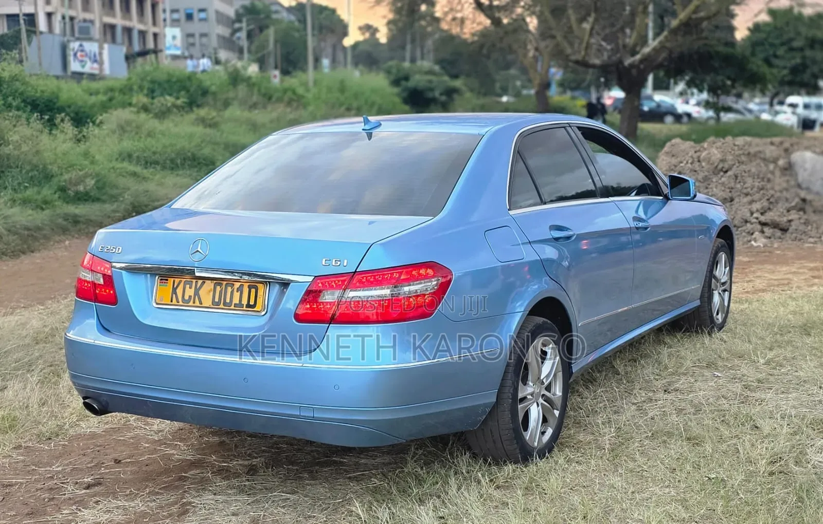 Mercedes-Benz E250 2009 Blue