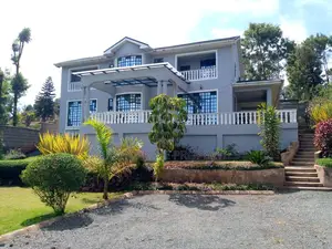 5bdrm Maisonette in Kerarapon for sale
