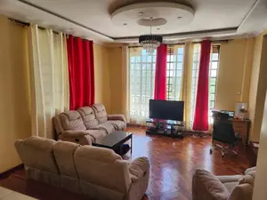 5bdrm Maisonette in Kerarapon for sale