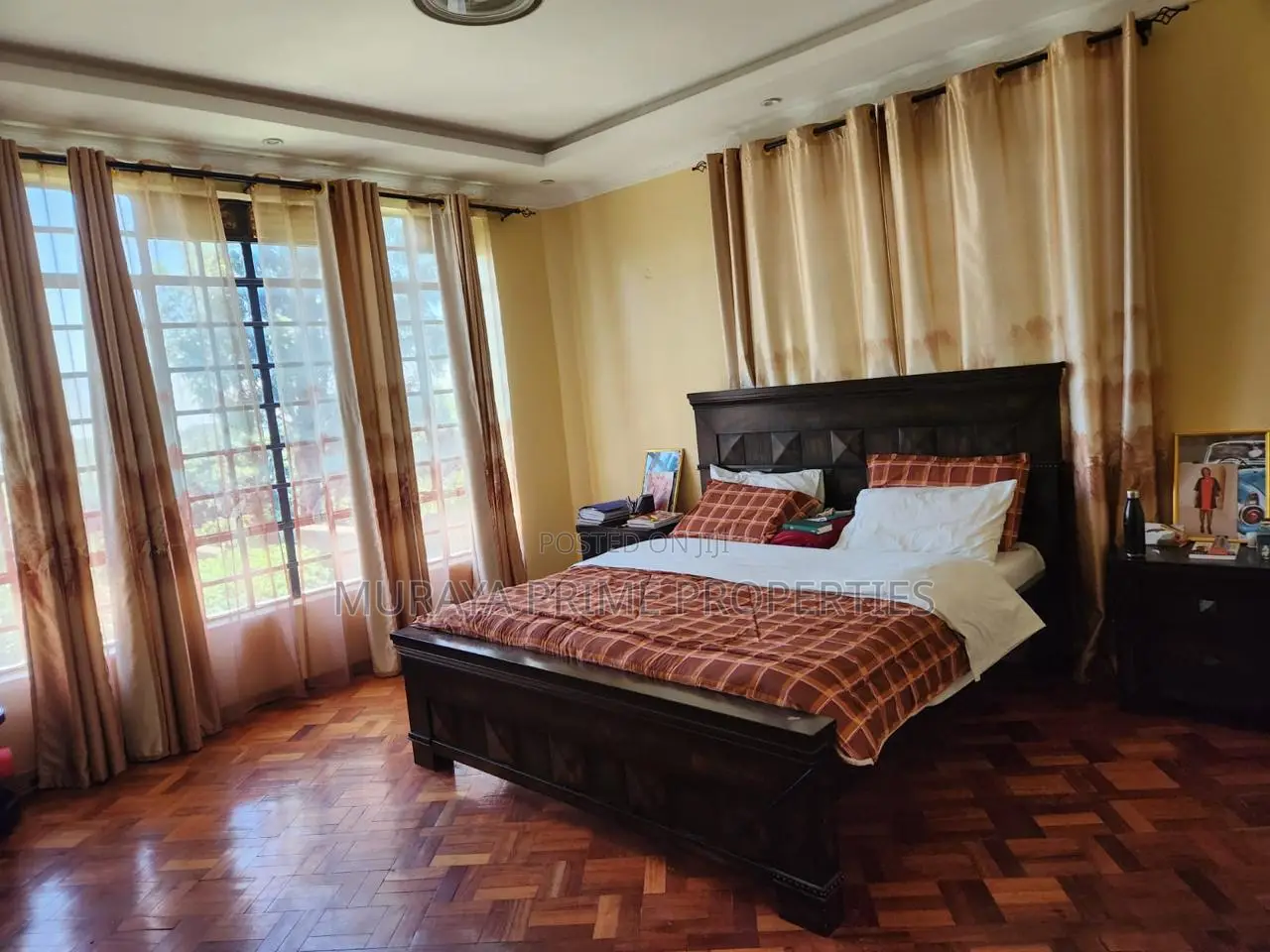 5bdrm Maisonette in Kerarapon for sale