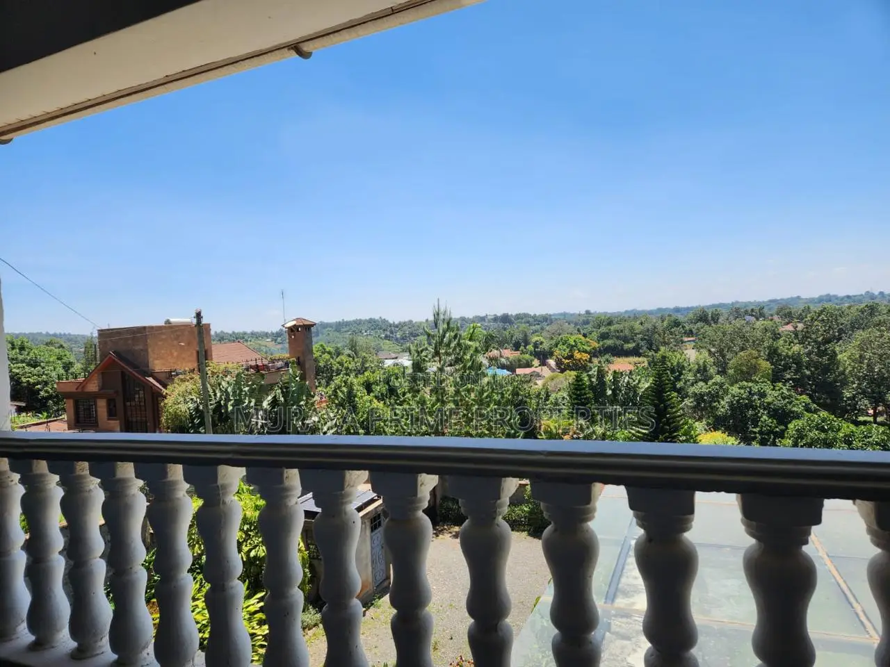 5bdrm Maisonette in Kerarapon for sale