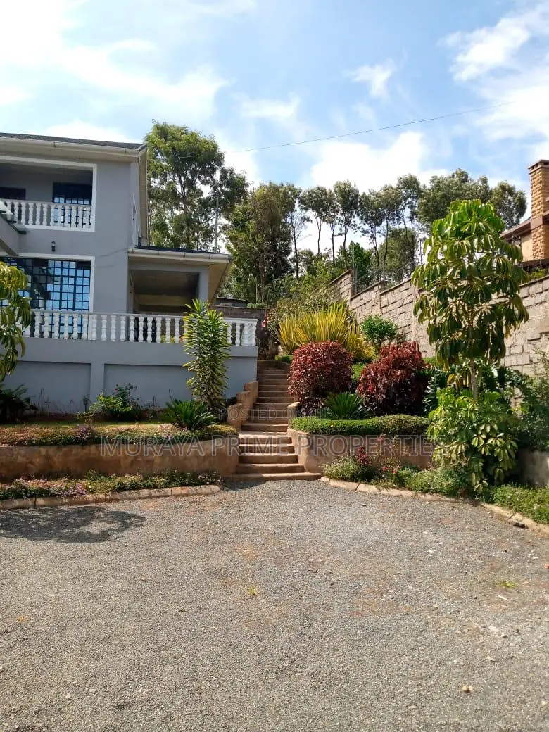 5bdrm Maisonette in Kerarapon for sale