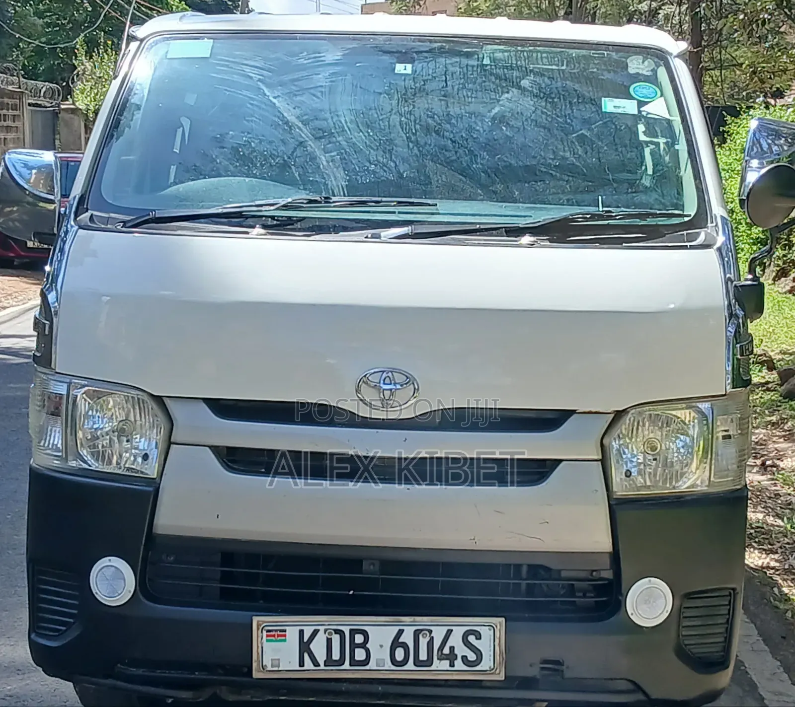 Toyota HiAce 2014 White