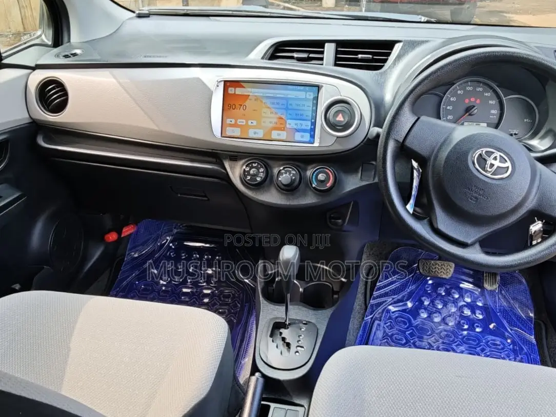 Toyota Vitz 2012 Gray