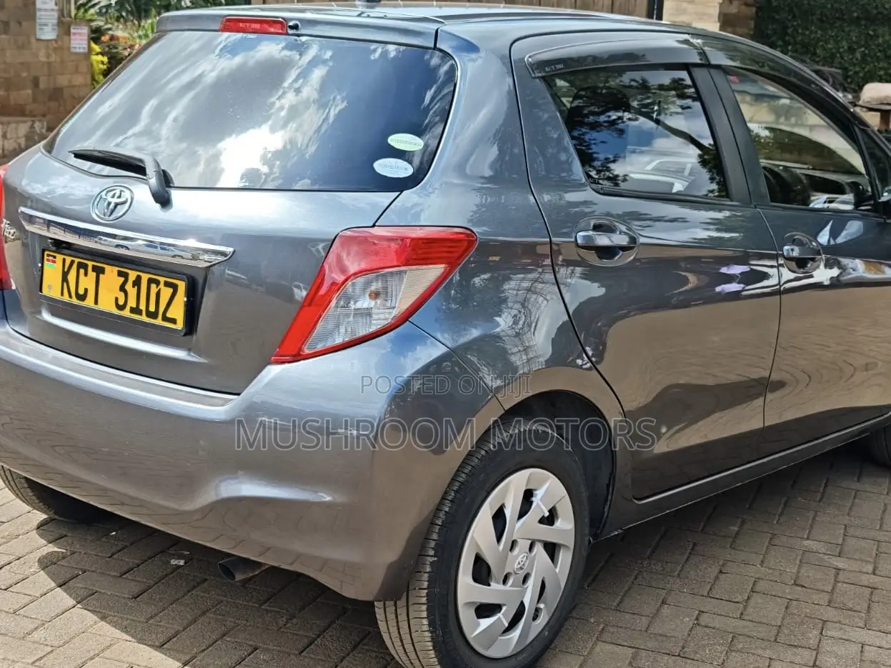 Toyota Vitz 2012 Gray