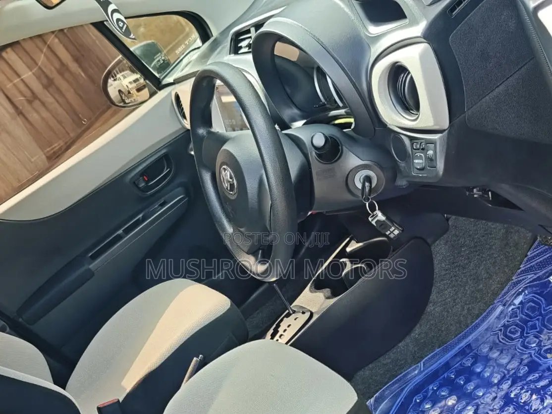 Toyota Vitz 2012 Gray