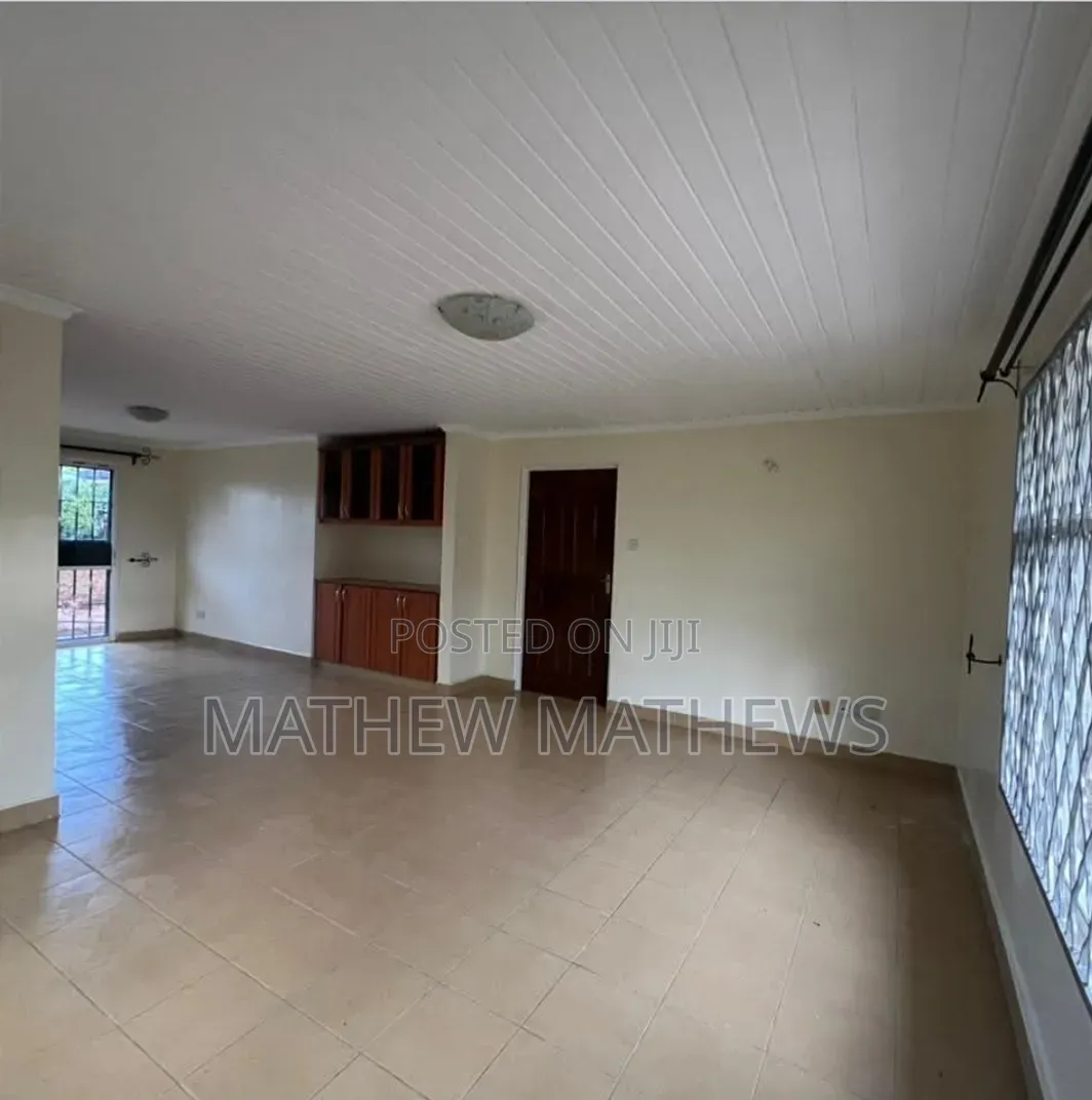 4bdrm Bungalow in Superior Homes, Nairobi Central for sale