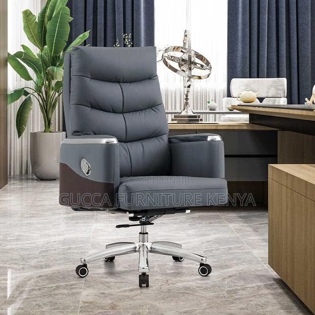 Leather Director's Adjustable Chair - thumbnail 6