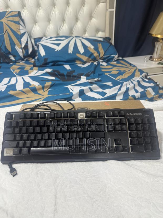 Steelseries Apex 3 TKL RGB Keyboard - thumbnail 3