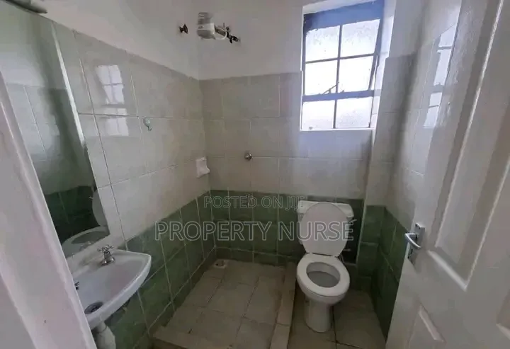4bdrm Townhouse / Terrace in Gateway Mall Area for rent