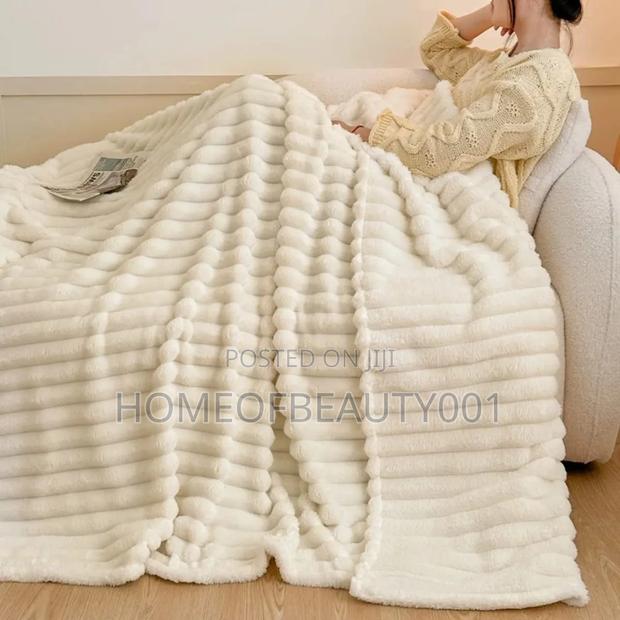 Throw Blanket/Fleece - thumbnail 3