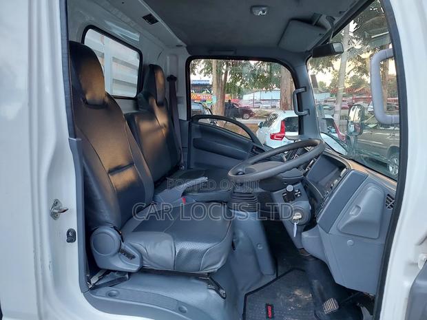 Isuzu NMR Truck - thumbnail 8