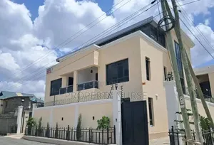 5bdrm Villa in Gateway Mall Area for rent