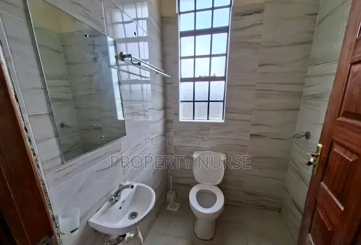 3bdrm Maisonette in Gateway Mall Area for rent
