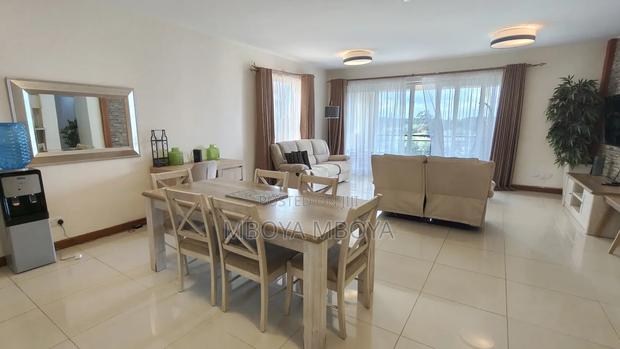 Furnished 4bdrm Apartment in Parklands for rent - thumbnail 9