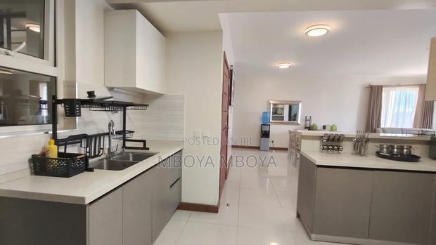 Furnished 4bdrm Apartment in Parklands for rent - thumbnail 10