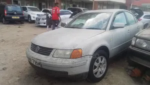 Volkswagen Passat GLS Sedan 2004 Gray