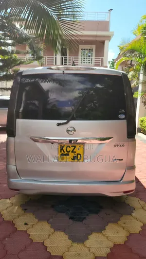 Nissan Serena 2014 Gray