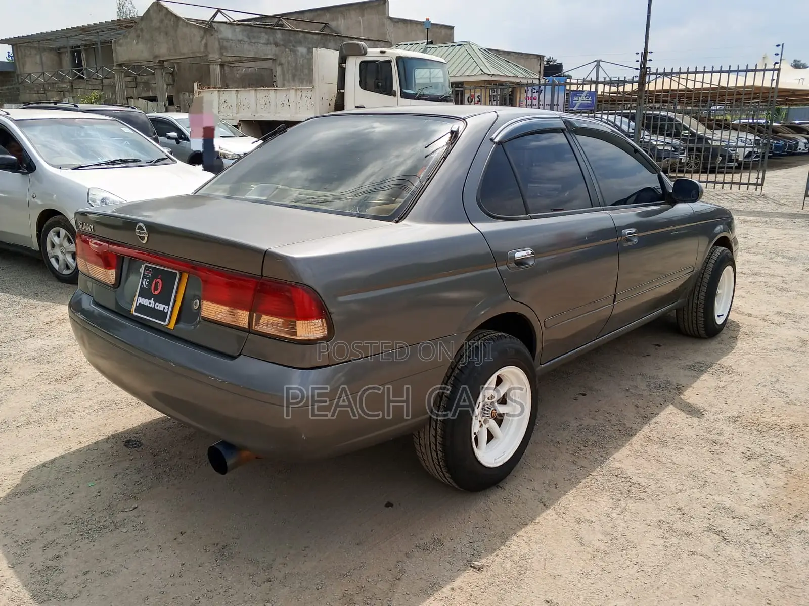 Nissan Sunny 2003 Silver