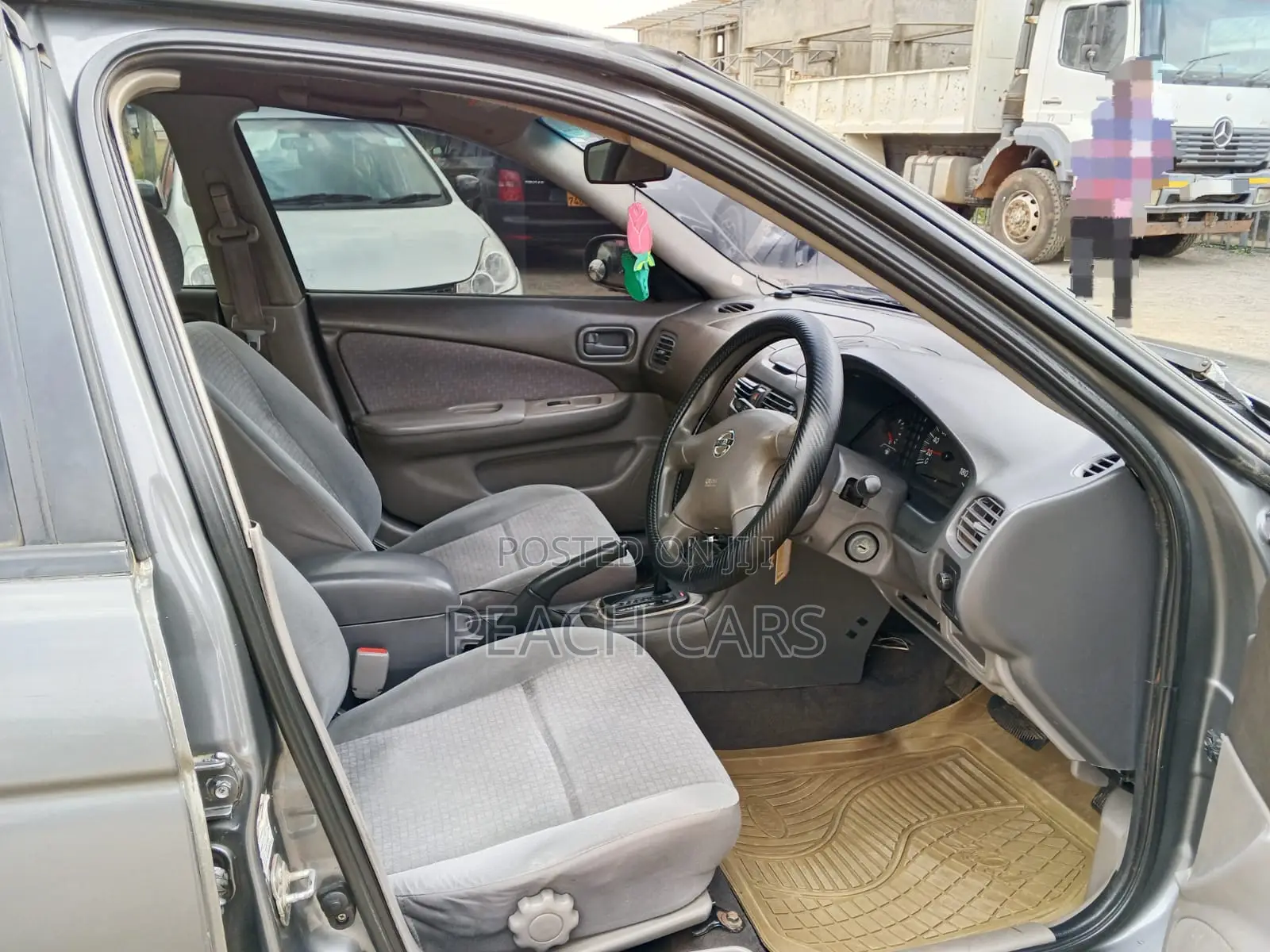 Nissan Sunny 2003 Silver