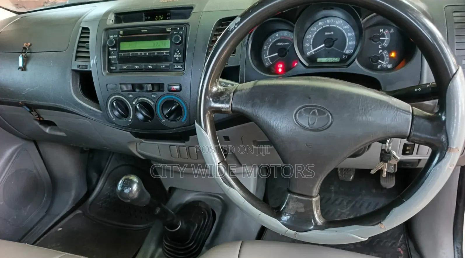 Toyota Hilux 2011 White