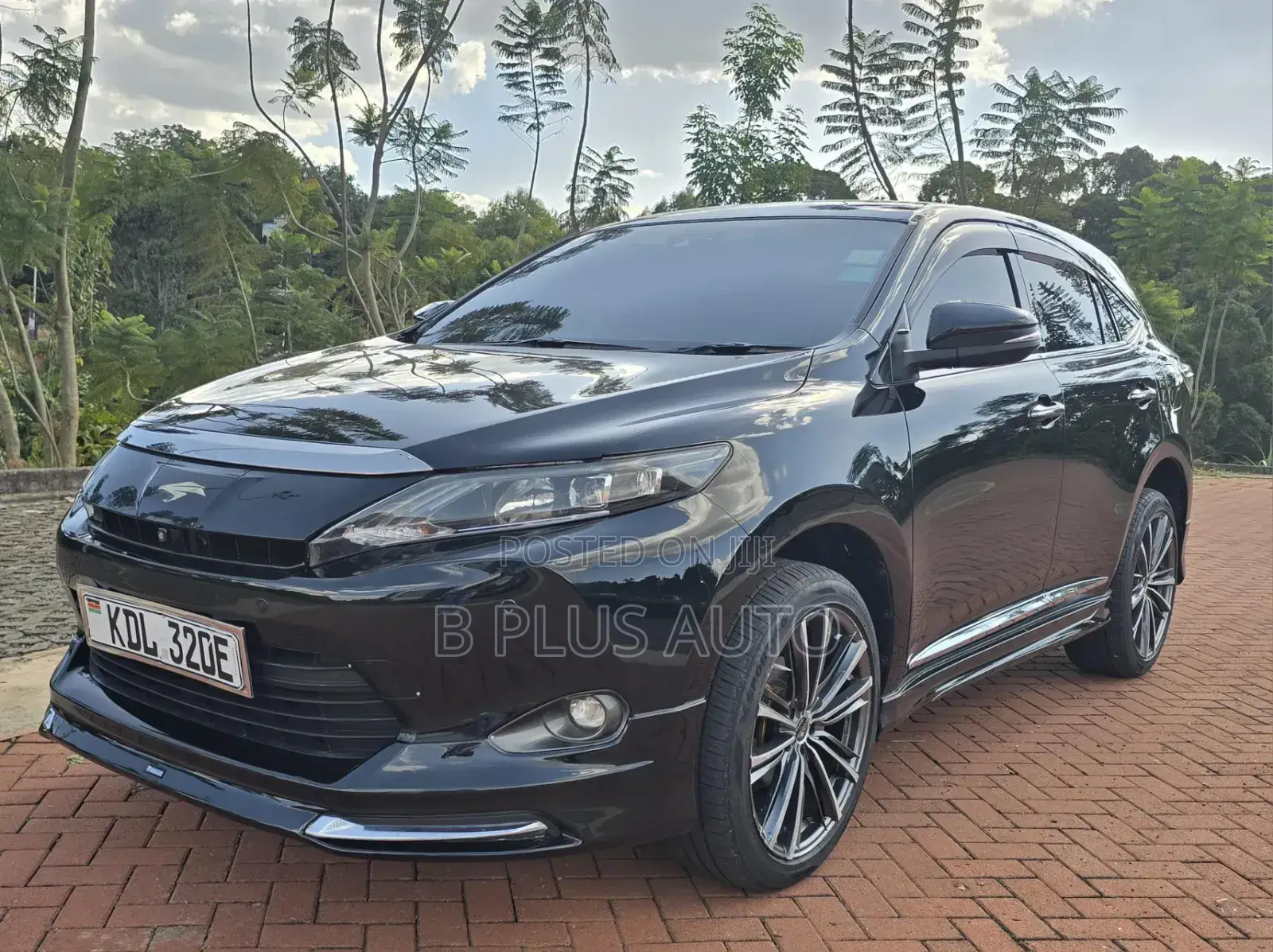 Toyota Harrier 2.0 2015 Black