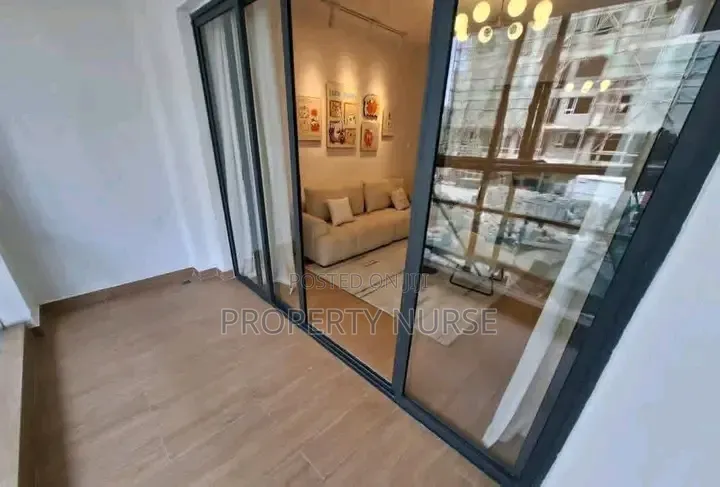2bdrm Apartment in Gateway Mall Area for sale