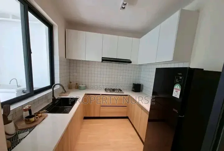 2bdrm Apartment in Gateway Mall Area for sale