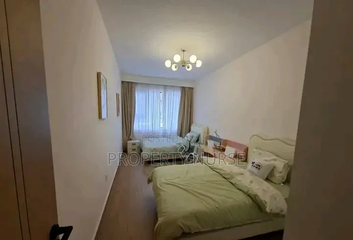 2bdrm Apartment in Gateway Mall Area for sale