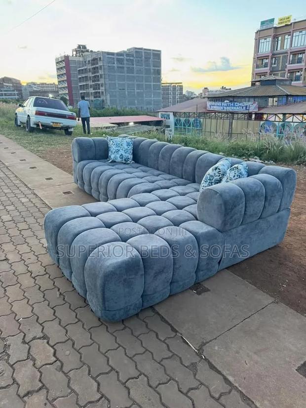 5-Seater Bubbly Bubble Sofa With Throw Pillows