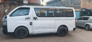 Toyota HiAce 2013 White
