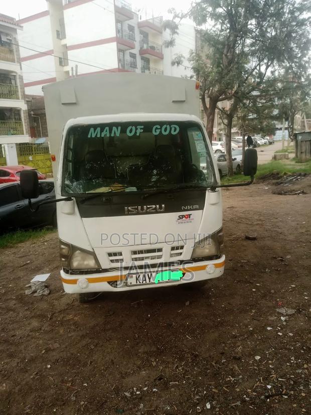 Isuzu NKR Kay Enclosed