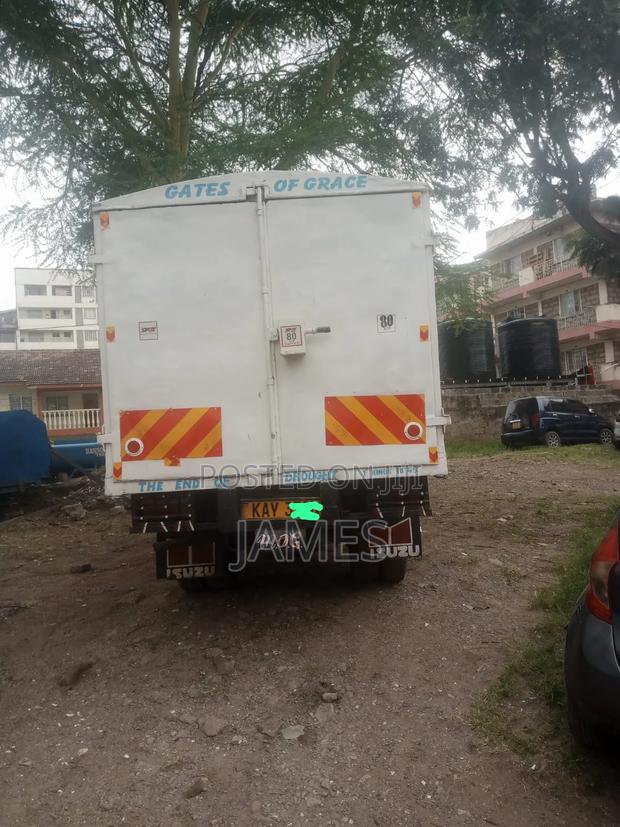 Isuzu NKR Kay Enclosed - thumbnail 3