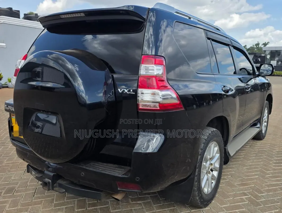 Toyota Land Cruiser Prado 2016 Black